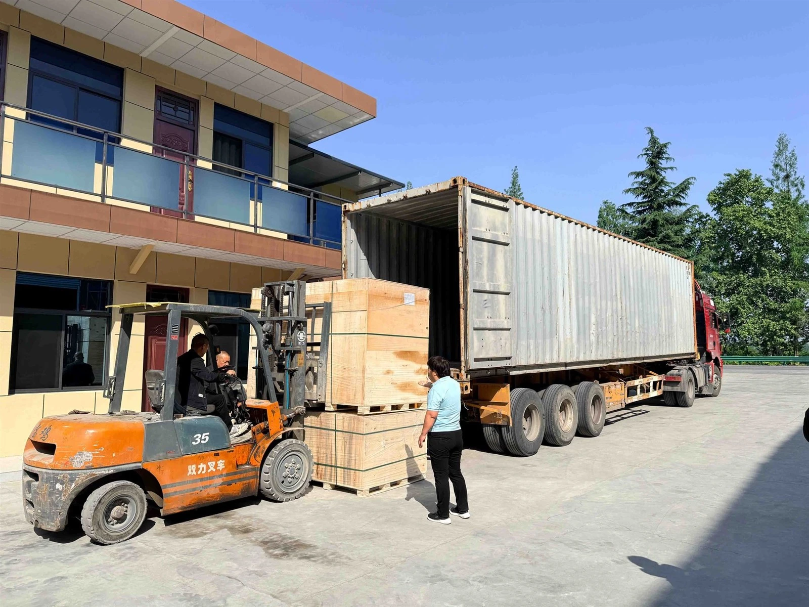 container-loading-villa-project container-loading-villa-project