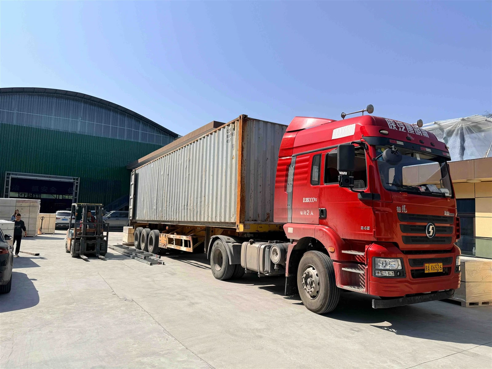 Loading and shipping