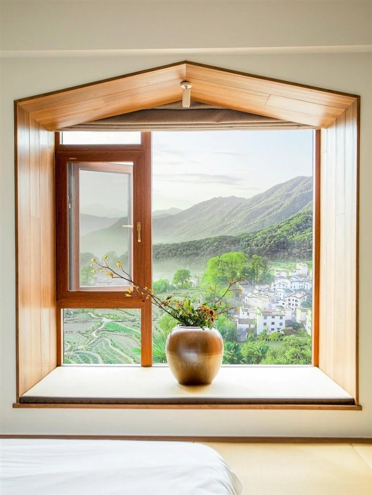 Custom Residential Aluminum-Clad Wood Casement Windows